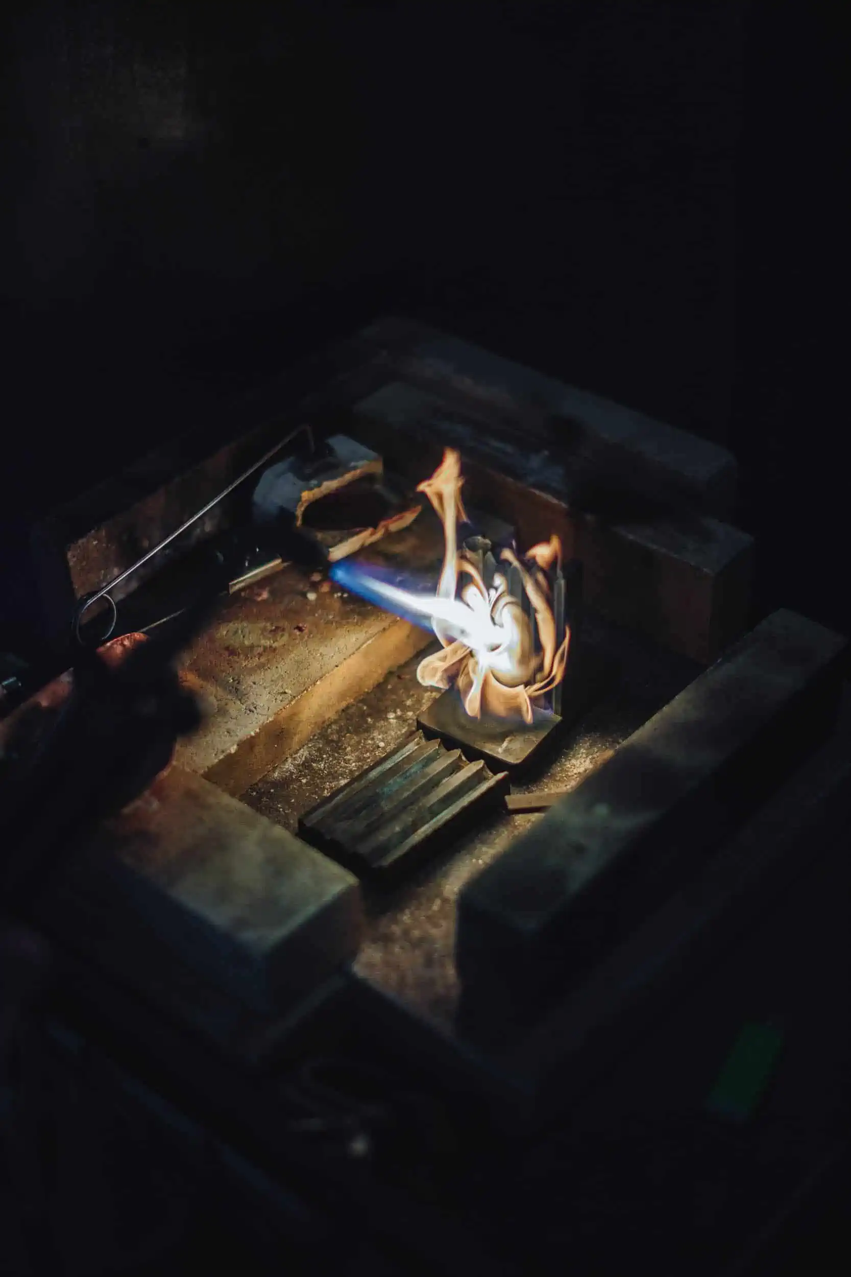 Sabine Wissen Goldschmiede Salem 07 Schmelzen1_EDE1124